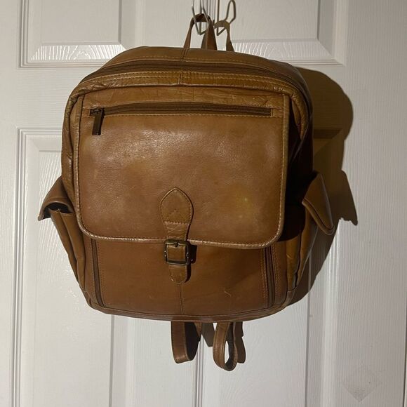 Unbranded tan leather large Backpack antique tone hardwares. - Picture 5 of 14